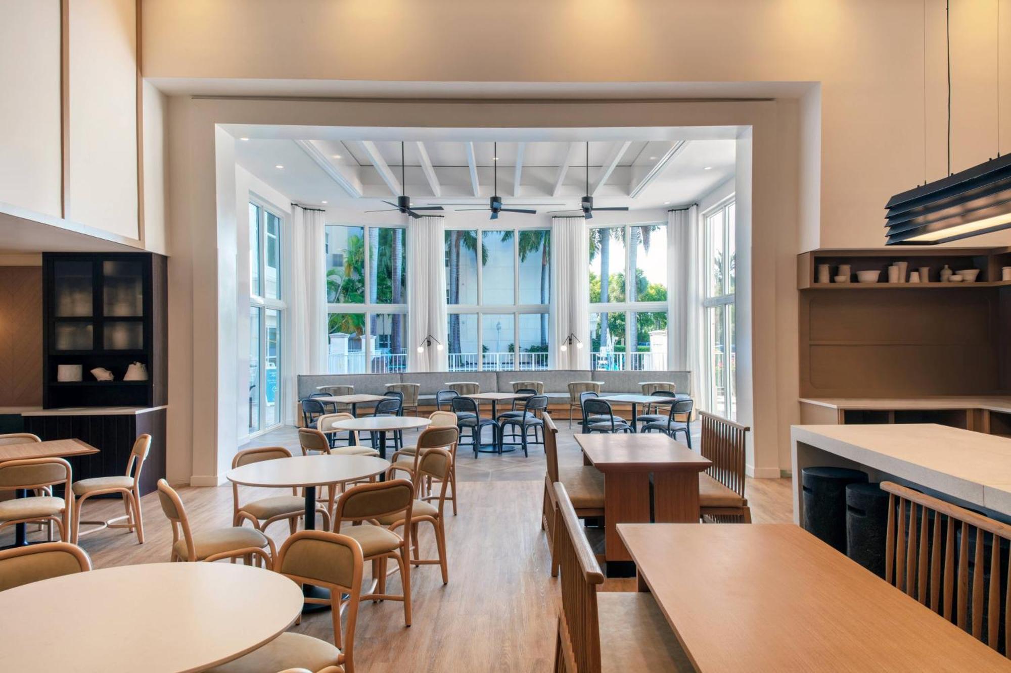Hotel By Marriott Miami Mall